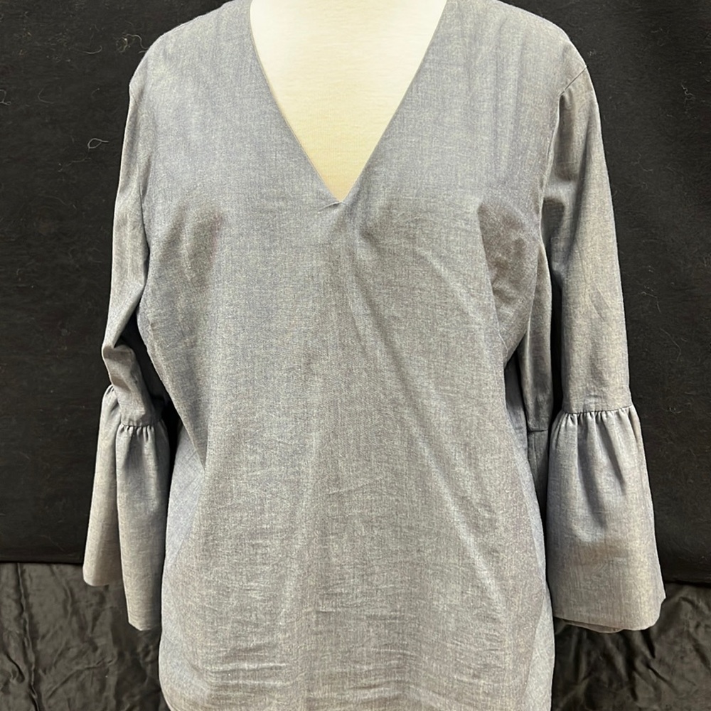 Banana Republic size XL beautiful light denim cotton top